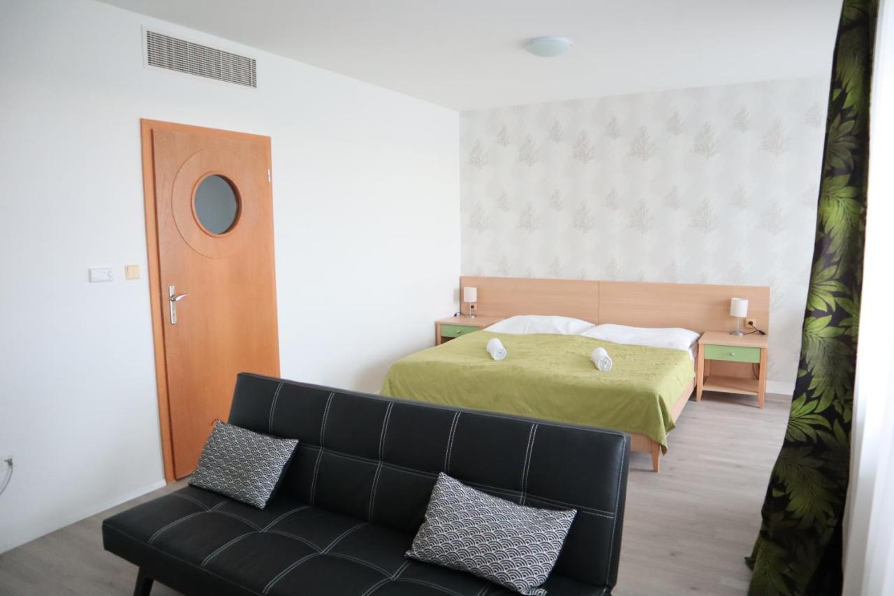 Hotel&Park Divoká Voda Bratislava Exterior foto