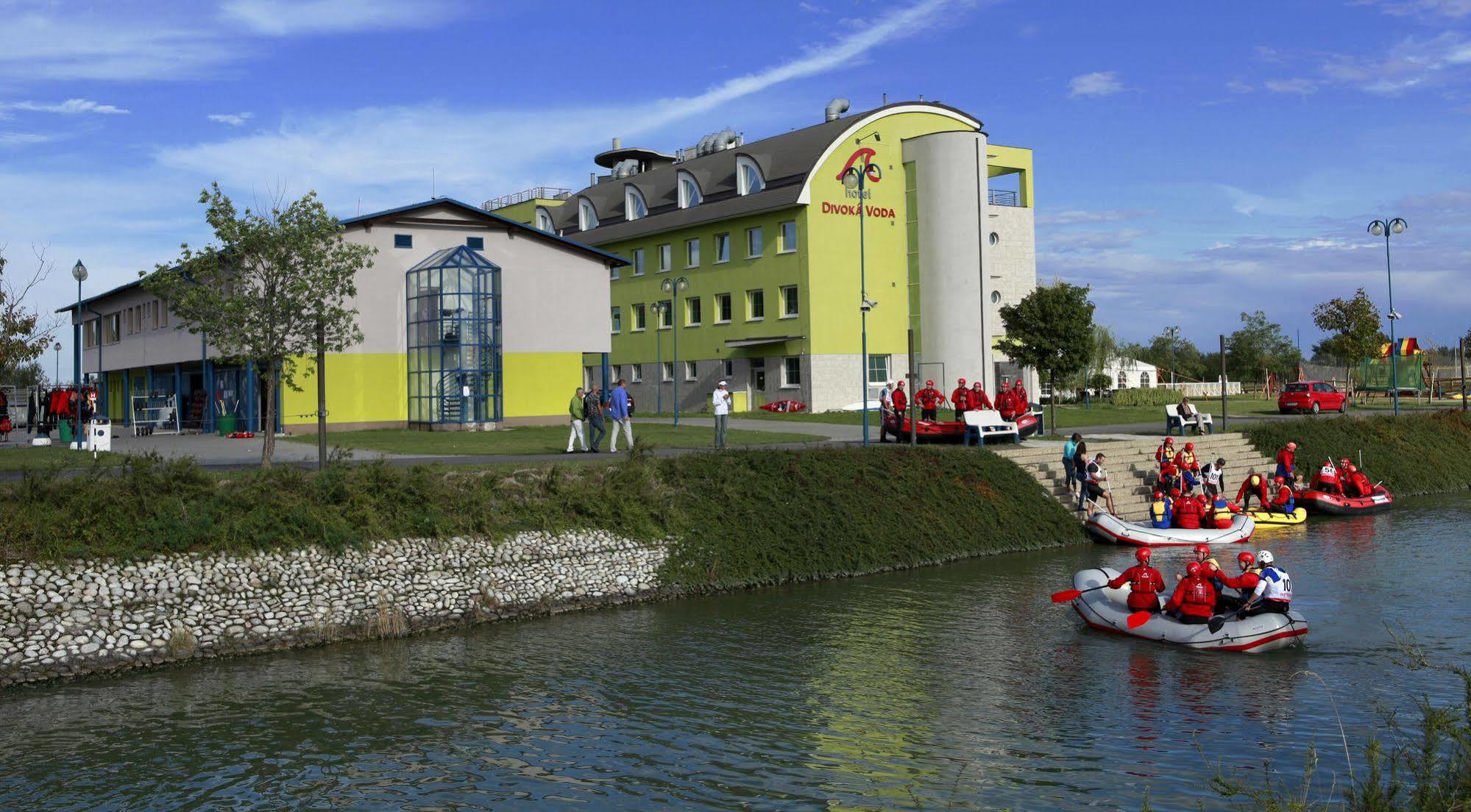 Hotel&Park Divoká Voda Bratislava Exterior foto